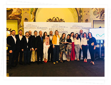 Domingo Alonso Group recibe el Premio a la Excelencia en Recursos Humanos de Canarias por su proyecto People in DAG. Los cuatro pilares principales 'DAG Academy', 'Laboral & PRL', 'Selección y Desarrollo' y 'Escuela infantil', han desarrollado una política de RRHH que persigue el éxito y la motivación en la gestión de personas.